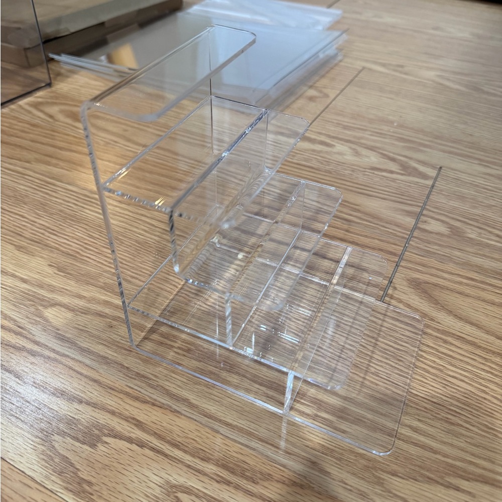 Acrylic Wallet Stand
